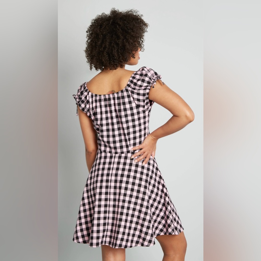 ModCloth (Black Friday) Attitudes in Check A-Line Dress - Picture 2 of 8